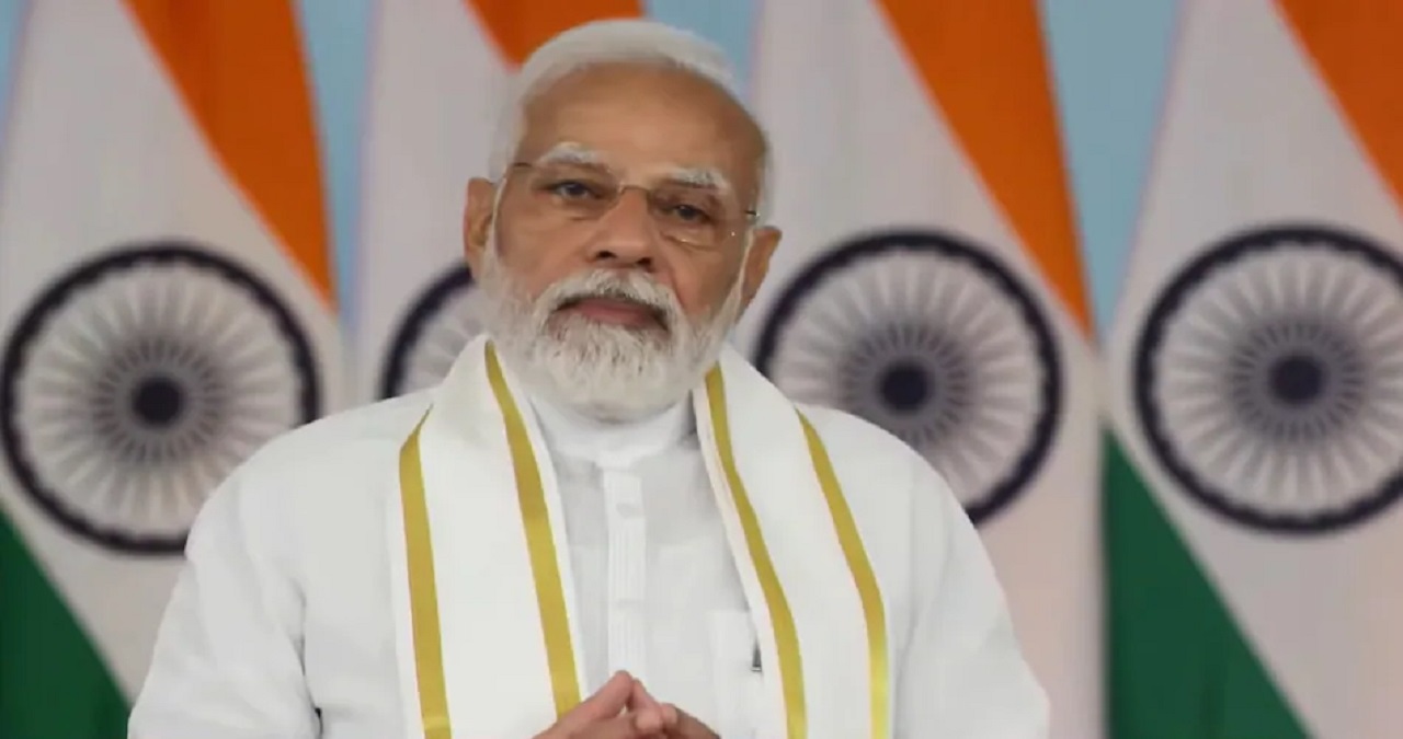 गुजरात: मोरबी में फैक्टरी की दीवार गिरने से 12 मजदूरों की मौत, PM ने हादसे पर जताया दुख