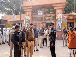 मथुरा श्रीकृष्ण जन्मभूमि- शाही ईदगाह मस्जिद विवाद: हिंदू पक्ष की याचिकाओं पर आज होगी सुनवाई मथुरा श्रीकृष्ण जन्मभूमि- शाही ईदगाह मस्जिद विवाद: हिंदू पक्ष की याचिकाओं पर आज होगी सुनवाई