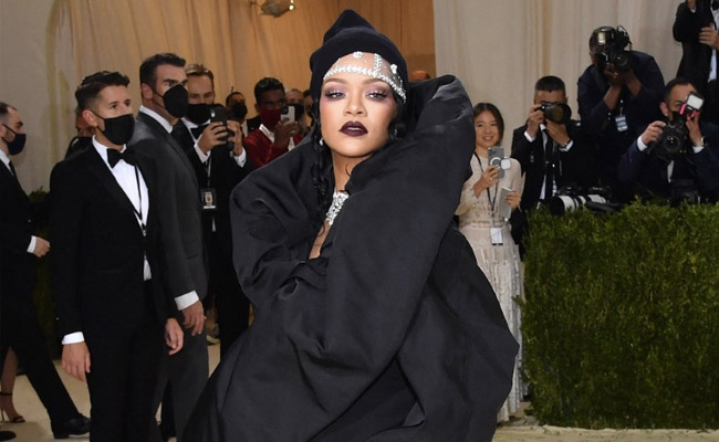 Rihanna Is US' Youngest Self-Made Billionaire Woman With $1.4 Billion Net Worth