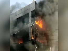 Delhi Fire: मुंडका हादसे को लेकर शोक की लहर, पीएम ने किया मुआवजे का ऐलान Delhi Fire: मुंडका हादसे को लेकर शोक की लहर, पीएम ने किया मुआवजे का ऐलान