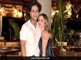 सुजैन खान ने बॉयफ्रेंड अर्सलान गोनी के साथ शेयर की रोमांटिक फोटो तो भाई अली गोनी ने यूं किया कमेंट सुजैन खान ने बॉयफ्रेंड अर्सलान गोनी के साथ शेयर की रोमांटिक फोटो तो भाई अली गोनी ने यूं किया कमेंट