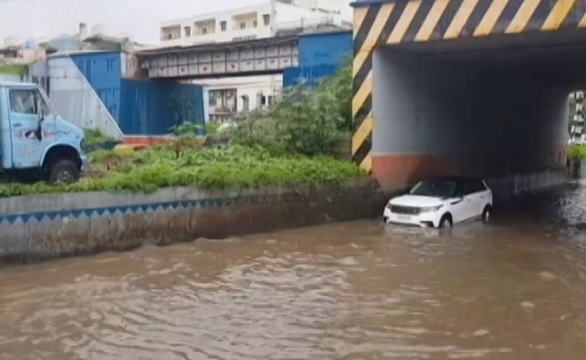 Bengaluru On Heavy Rain Alert, 2 Labourers Dead After Heavy Showers