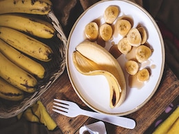 Banana Side Effects: कब और क्यों नहीं खाना चाहिए केला, यहां जानें... Banana Side Effects: कब और क्यों नहीं खाना चाहिए केला, यहां जानें...