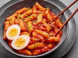 Love Korean Food? Try Out The Recipe Of Veg Spicy Korean Rice Cakes (Tteok-Bokki), Video Inside