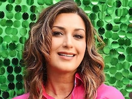 Sonali Bendre Was “Caught In 4k,” As She Enjoys Her Snacks