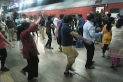 Passengers Break Into Garba As Train Arrives Early Passengers Break Into Garba As Train Arrives Early