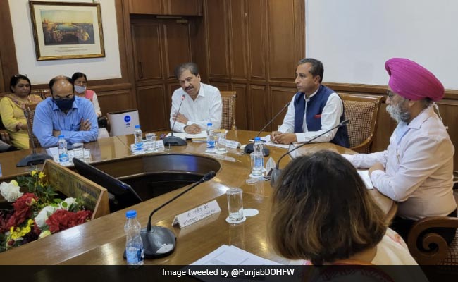 पंजाब के बर्खास्त किए गए स्वास्थ्य मंत्री विजय सिंगला गिरफ्तार