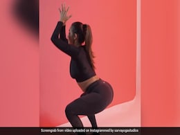 काले योगा सूट में Malaika Arora ने दिखाया गजब का बैलेंस, एक्ट्रेस से सीखें कैसे घटाएं तेजी से वजन, और बढ़ाएं मेटबॉलिज्म, Video Inside काले योगा सूट में Malaika Arora ने दिखाया गजब का बैलेंस, एक्ट्रेस से सीखें कैसे घटाएं तेजी से वजन, और बढ़ाएं मेटबॉलिज्म, Video Inside