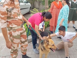 ITBP की अनूठी पहल, सेवानिवृत्त डॉग्स अब बच्चों के लिए करेंगे ये काम, हर हफ्ते जाएंगे अस्पताल ITBP की अनूठी पहल, सेवानिवृत्त डॉग्स अब बच्चों के लिए करेंगे ये काम, हर हफ्ते जाएंगे अस्पताल