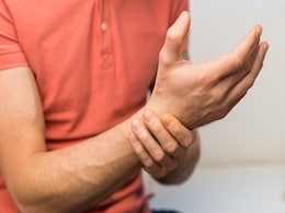 कलाई से कंधे तक हाथ में अक्सर रहता है दर्द तो इस तरह मिलेगी राहत, Arm Pain को दूर करेंगे ये 5 उपाय  कलाई से कंधे तक हाथ में अक्सर रहता है दर्द तो इस तरह मिलेगी राहत, Arm Pain को दूर करेंगे ये 5 उपाय