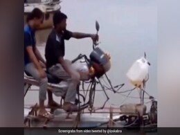 पानी में एडवेंचर करने के लिए शख्स ने किया देसी जुगाड़, कबाड़ में पड़ी बाइक से बना डाली Jet Ski, IPS ने की तारीफ पानी में एडवेंचर करने के लिए शख्स ने किया देसी जुगाड़, कबाड़ में पड़ी बाइक से बना डाली Jet Ski, IPS ने की तारीफ