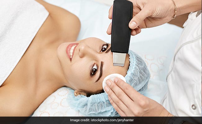 What Is A Chemical Peel? How Does It Improve The Appearance Of Skin?