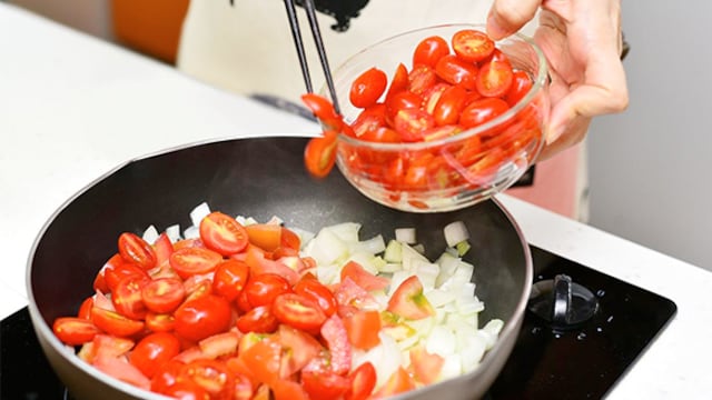 Eating home-cooked meals ensures you dont consume foods that are worsening your blood sugar