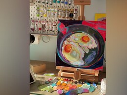 This Oil Painting Of Sunny Side Up Eggs Has Gone Viral For The Right Reasons