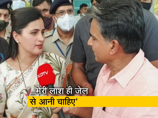 "हनुमान चालीसा पढ़ना देशद्रोह है तो मुझे बेल ही नहीं मिलनी चाहिए" : सांसद नवनीत राणा