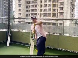 Aamir Khan Has A Question For Ravi Shastri: "<i>Toh Selection Pakka</i>?" Aamir Khan Has A Question For Ravi Shastri: "<i>Toh Selection Pakka</i>?"