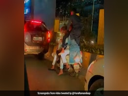 Viral Video Shows 6 People Riding A Scooter, Mumbai Police Responds Viral Video Shows 6 People Riding A Scooter, Mumbai Police Responds