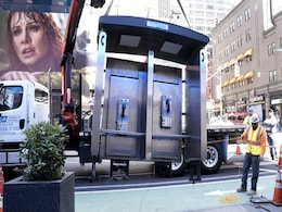 "End Of An Era": New York's Iconic Payphone Booths Are Now Defunct "End Of An Era": New York's Iconic Payphone Booths Are Now Defunct