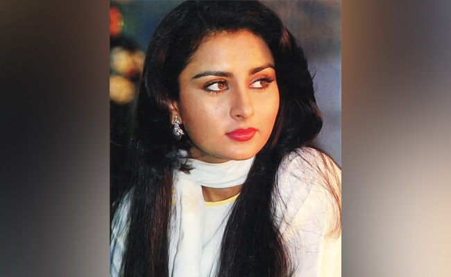 पूनम ढिल्लों की बेटी हो गई हैं बड़ी और दिखने लगी हैं मां से भी ज्यादा खूबसूरत, लेटेस्ट PHOTO देख उड़े फैन्स के होश