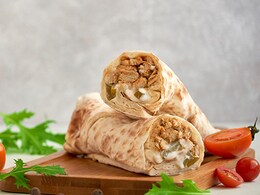 How To Make Reshmi Chicken Paratha Roll In Just 30 Mins