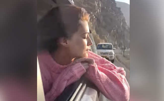 Just Kriti Sanon "Soaking" In Ladakh's Beauty On Her Way To Work