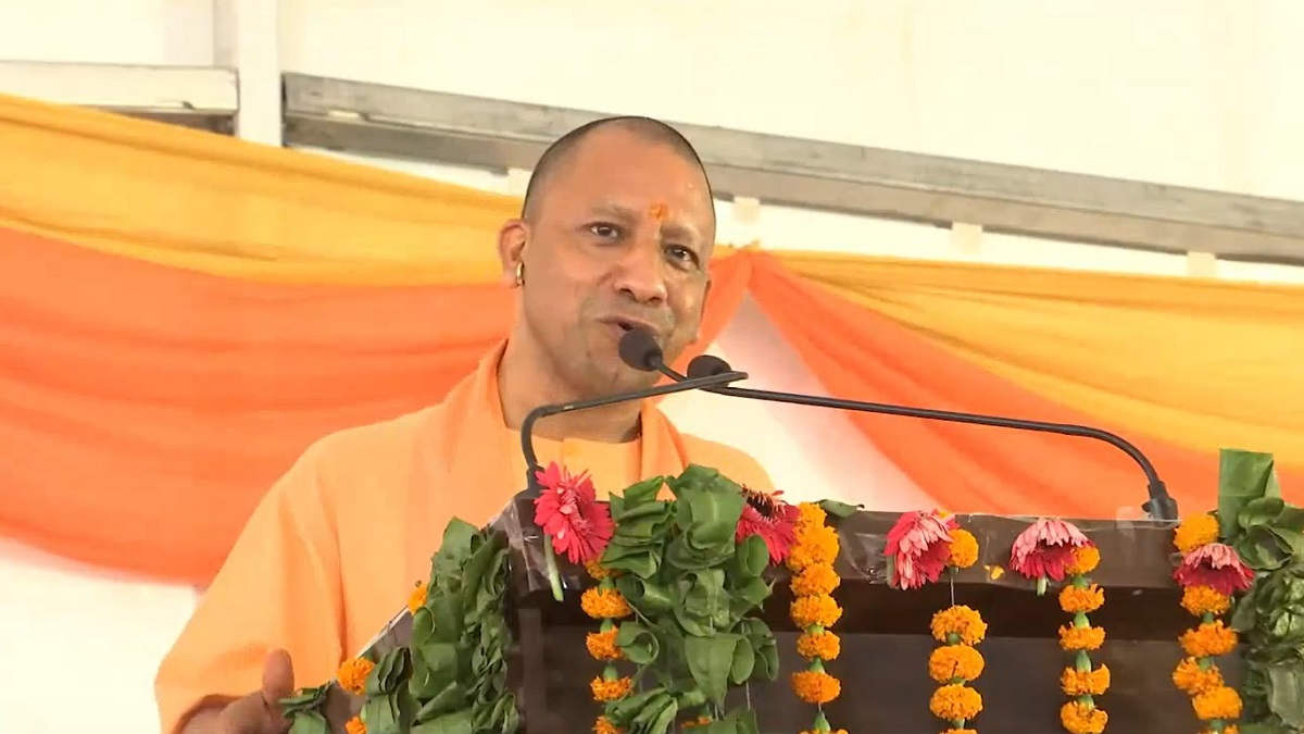 जनसंख्या नियंत्रण कार्यक्रम आगे बढ़े लेकिन जनसांख्यिकी संतुलन का भी रखें ध्&zwj;यान : सीएम योगी