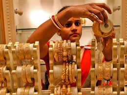 सोन्याच्या भावाचा विक्रमी उच्चांक, 75 हजार रुपये तोळा झाली किंमत सोन्याच्या भावाचा विक्रमी उच्चांक, 75 हजार रुपये तोळा झाली किंमत