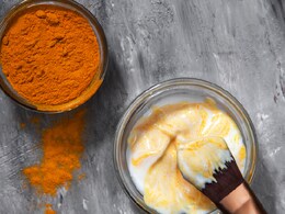 हल्दी फेस पैक इन 5 अलग-अलग चीजों से कर सकती हैं तैयार, सबके हैं गजब के फायदे हल्दी फेस पैक इन 5 अलग-अलग चीजों से कर सकती हैं तैयार, सबके हैं गजब के फायदे