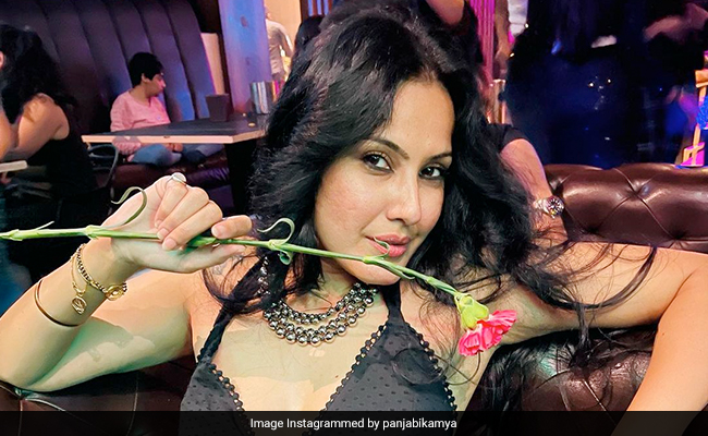 गोल गप्पे की दुकान पर एक लाख रुपये भूल गईं काम्या पंजाबी, पता चलने पर हुआ कुछ ऐसा