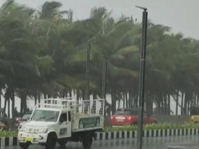 Cyclone Asani Brings Heavy Rain To Andhra Pradesh