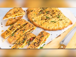 Air Fryer Recipe: एयर फ्रायर मे बनाएं Domino's Style Stuffed Garlic Bread, नोट करें रेसिपी