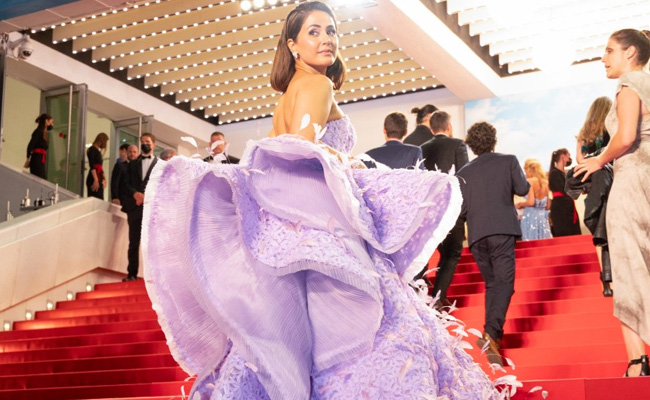 Cannes 2022: Hina Khan Walks The Red Carpet Looking Like A Dream