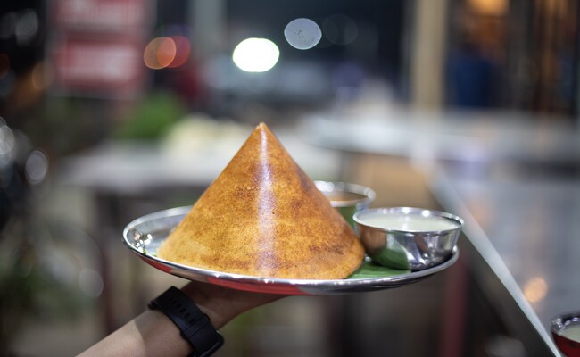 Dosa 'Baked With Egg Water' In Kerala, Claims Man. Shashi Tharoor Reacts