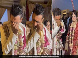 विदाई के दौरान दूल्हे को फूट-फूट कर रोता देख दुल्हन की छूटी हंसी, लोग बोले- शादी के Side Effects… विदाई के दौरान दूल्हे को फूट-फूट कर रोता देख दुल्हन की छूटी हंसी, लोग बोले- शादी के Side Effects…