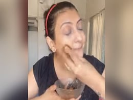 Juhi Parmar से जानिए किस तरह चेहरे पर दिखने वाले बड़े-बड़े गड्ढों को कम किया जाए, इस Video में है कमाल का नुस्खा  Juhi Parmar से जानिए किस तरह चेहरे पर दिखने वाले बड़े-बड़े गड्ढों को कम किया जाए, इस Video में है कमाल का नुस्खा