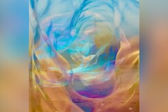"Just Gorgeous": View From Inside A Soap Bubble Mesmerises Internet "Just Gorgeous": View From Inside A Soap Bubble Mesmerises Internet