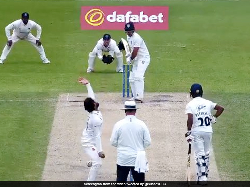 Watch: Pak Wicketkeeper Mohammad Rizwan Bowls In County Match, Shaheen Afridi Asks "Hum Retirement Le Lain?"