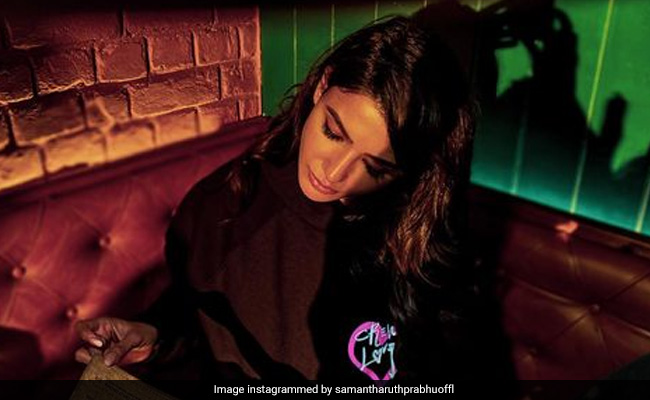 समांथा ने मेन्यू कार्ड देखते हुए फोटो की शेयर, 150 की कॉफी तो 350 के चिली पोटेटो, फैंस बोले- 'ज्यादा महंगा नहीं है ऑर्डर कर लो'