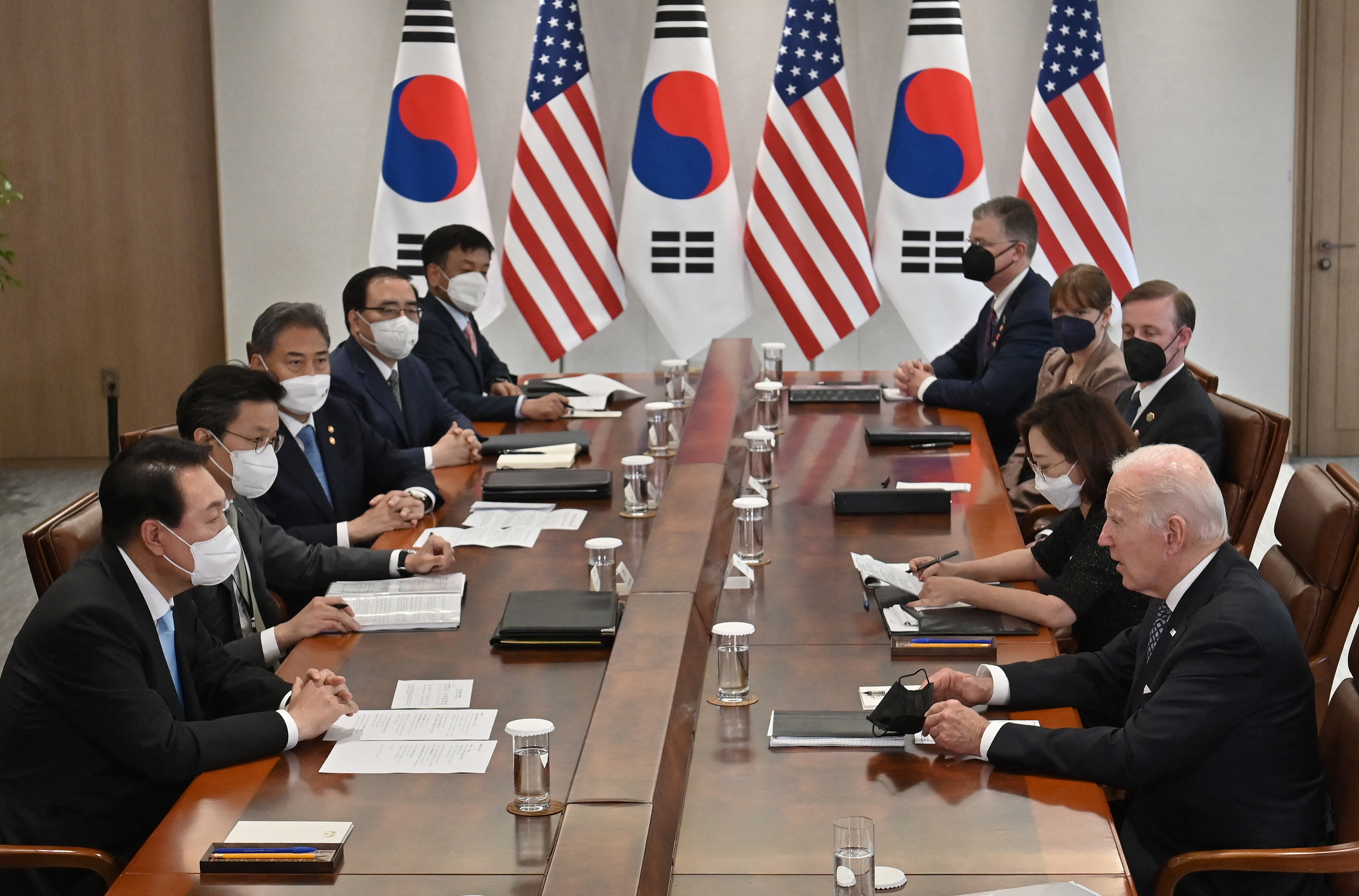 Biden, South Korean President Discuss North Korea's Evolving Nuclear "Threat"