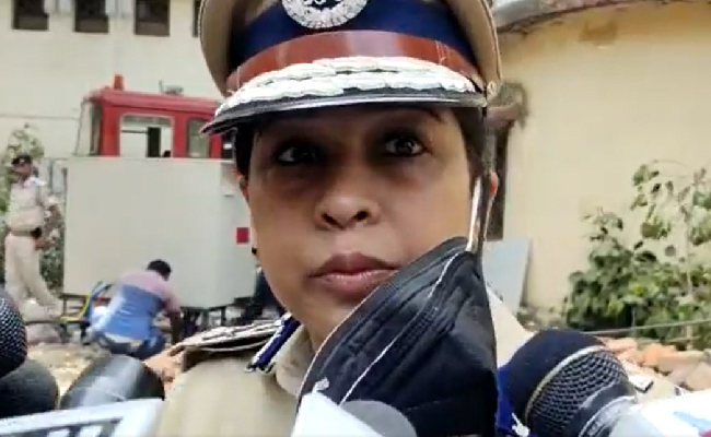 VIDEO: विश्वेश्वरैया भवन में आग लगने पर पटना पुलिस पर क्यों बरसीं डीजी फ़ायर ब्रिगेड...