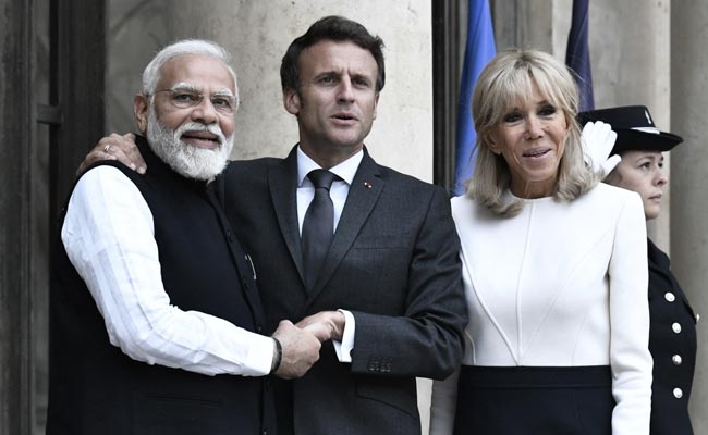 "Meeting Between 2 Friends": PM Meets French President Macron In Paris