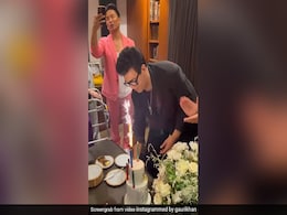 करण जौहर के 50वें जन्मदिन पर इन सितारों ने की शिरकत, ब्लैक थीम के साथ रखी गई थी शानदार पार्टी करण जौहर के 50वें जन्मदिन पर इन सितारों ने की शिरकत, ब्लैक थीम के साथ रखी गई थी शानदार पार्टी