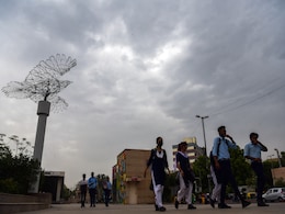 Delhi's Maximum Temperature Settles At 34.9 Degrees; Rain Likely Tomorrow Delhi's Maximum Temperature Settles At 34.9 Degrees; Rain Likely Tomorrow