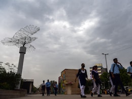 यूपी-बिहार में भी मौसम ने ली करवट, दो दिन तक छाए रहेंगे बादल यूपी-बिहार में भी मौसम ने ली करवट, दो दिन तक छाए रहेंगे बादल