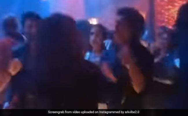 Shah Rukh Khan Skipped The Red Carpet At Karan Johar's Birthday Bash But Made Up On The Dance Floor