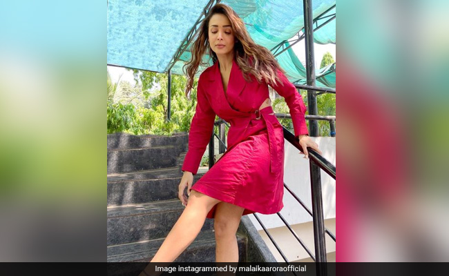 Malaika Arora के लुक्स हैं समर के लिए बिलकुल परफेक्ट, आप भी इन स्टाइलिश आउटफिट्स को बना सकती हैं अपने वॉर्डरोब का हिस्सा