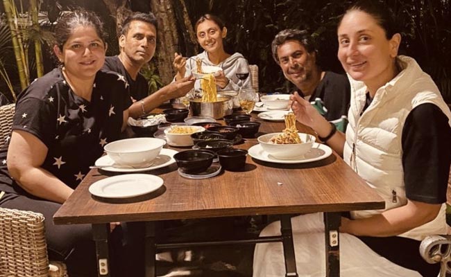 Kareena Kapoor Relishes Khowsey With Her "Gang" After Shooting Of Sujoy Ghosh's Film In Kalimpong