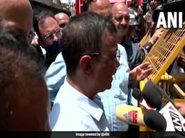 Arvind Kejriwal Vists Delhi Fire Site, Orders Magisterial Inquiry Arvind Kejriwal Vists Delhi Fire Site, Orders Magisterial Inquiry