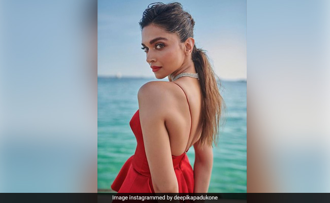 Cannes 2022: "That's It, I'm Taking A Flight," Wrote Ranveer Singh After Seeing Deepika Padukone's Pics And He Did