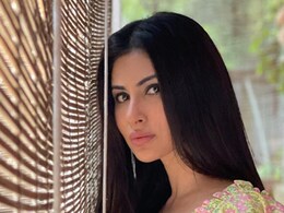 Mouni Roy's Platter Features This Popular Maharashtrian Snack - See Pic